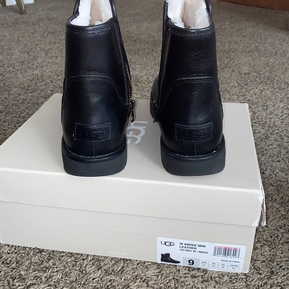 UGG Leather Boots - Picture 10 of 12